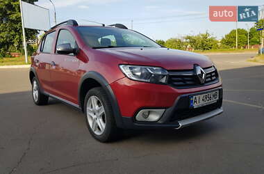 Хэтчбек Renault Sandero StepWay 2017 в 