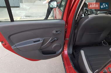 Хэтчбек Renault Sandero StepWay 2017 в 