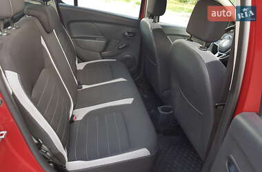 Хэтчбек Renault Sandero StepWay 2017 в 