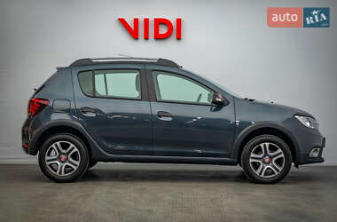 Хэтчбек Renault Sandero StepWay 2019 в 