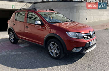 Хэтчбек Renault Sandero StepWay 2018 в Львове