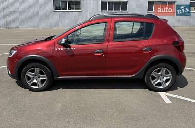 Хетчбек Renault Sandero StepWay 2019 в 