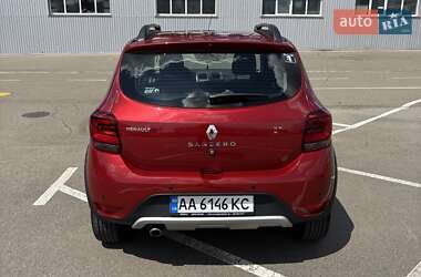 Хетчбек Renault Sandero StepWay 2019 в 