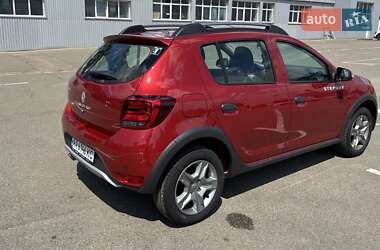 Хетчбек Renault Sandero StepWay 2019 в 