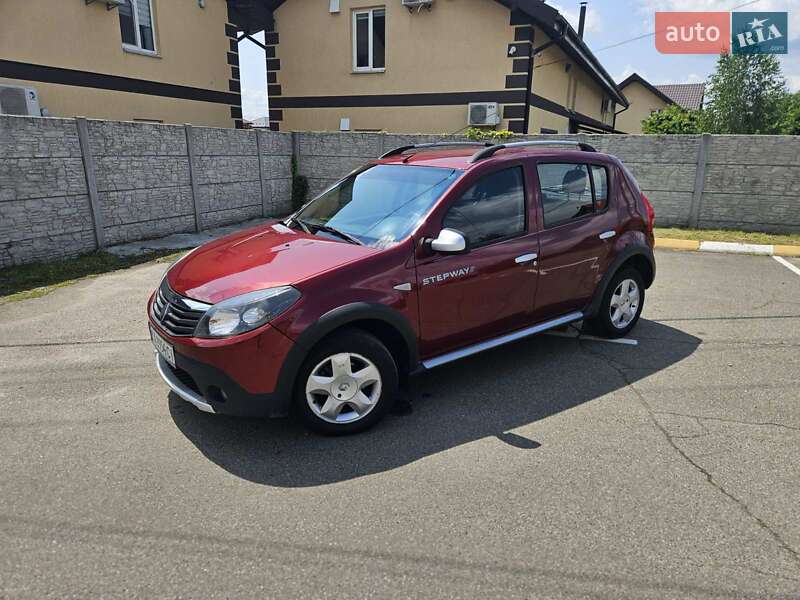 Renault Sandero StepWay 2012