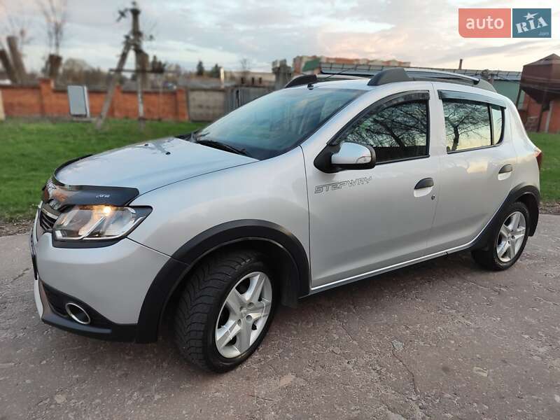 Renault Sandero StepWay 2013