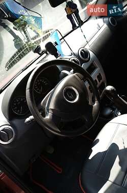 Позашляховик / Кросовер Renault Sandero StepWay 2011 в 