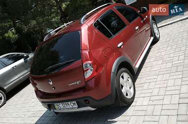 Позашляховик / Кросовер Renault Sandero StepWay 2011 в 