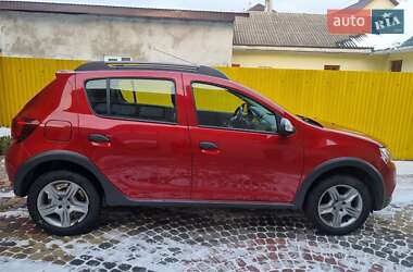 Хэтчбек Renault Sandero StepWay 2020 в 