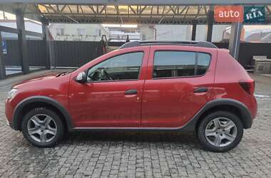 Хэтчбек Renault Sandero StepWay 2020 в 