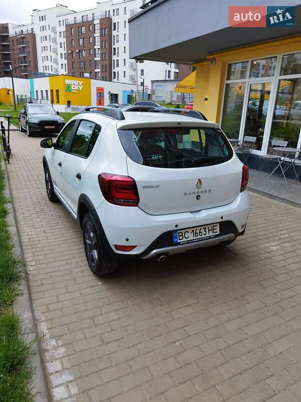 Хэтчбек Renault Sandero StepWay 2017 в Львове