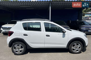 Хэтчбек Renault Sandero StepWay 2021 в 