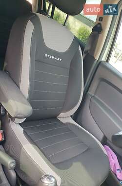 Хэтчбек Renault Sandero StepWay 2018 в 