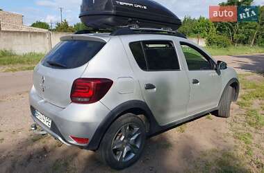 Хэтчбек Renault Sandero StepWay 2018 в 