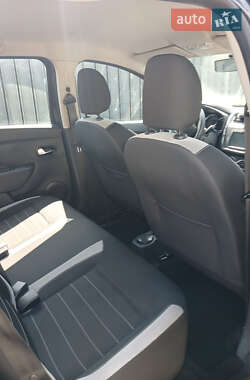 Хэтчбек Renault Sandero StepWay 2019 в 