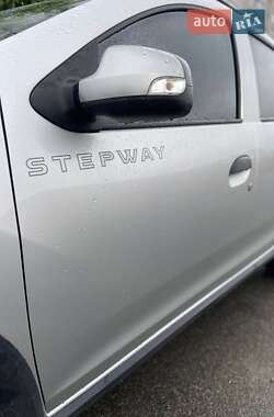 Хэтчбек Renault Sandero StepWay 2018 в 
