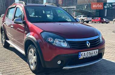 Внедорожник / Кроссовер Renault Sandero StepWay 2012 в 
