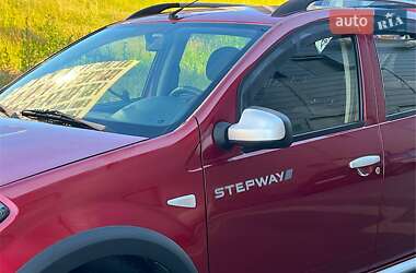 Внедорожник / Кроссовер Renault Sandero StepWay 2012 в 