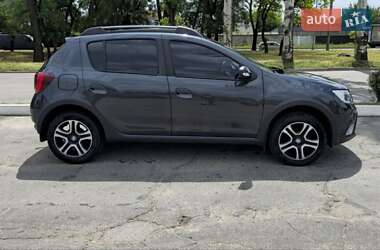 Хэтчбек Renault Sandero StepWay 2020 в 