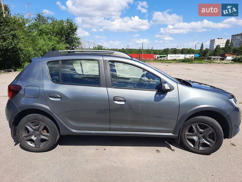 Хэтчбек Renault Sandero StepWay 2017 в Запорожье