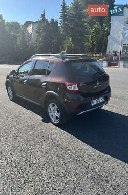 Хэтчбек Renault Sandero StepWay 2016 в 
