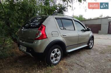 Внедорожник / Кроссовер Renault Sandero StepWay 2011 в 