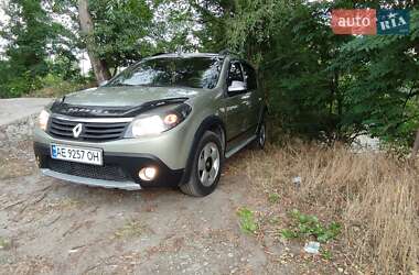 Внедорожник / Кроссовер Renault Sandero StepWay 2011 в 