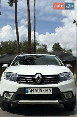 Хэтчбек Renault Sandero StepWay 2021 в 