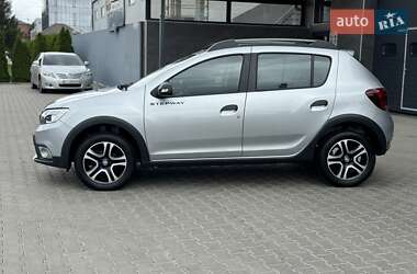 Хэтчбек Renault Sandero StepWay 2020 в 
