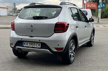 Хэтчбек Renault Sandero StepWay 2020 в 