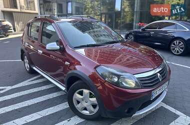 Внедорожник / Кроссовер Renault Sandero StepWay 2012 в Хмельницком