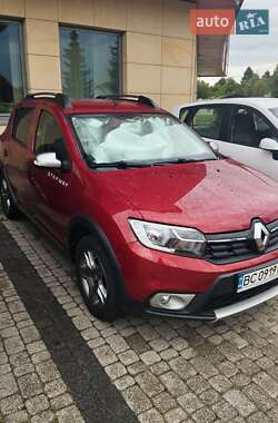 Хэтчбек Renault Sandero StepWay 2020 в 