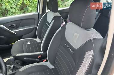 Хэтчбек Renault Sandero StepWay 2017 в 