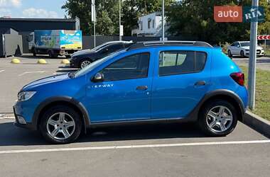Хэтчбек Renault Sandero StepWay 2019 в 