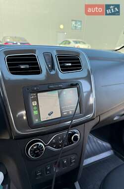Хэтчбек Renault Sandero StepWay 2019 в 
