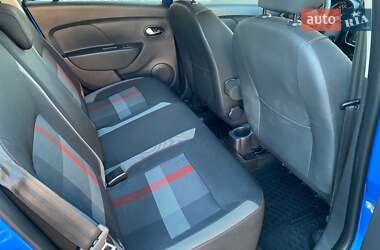 Хэтчбек Renault Sandero StepWay 2019 в 