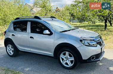 Позашляховик / Кросовер Renault Sandero StepWay 2015 в Ромнах