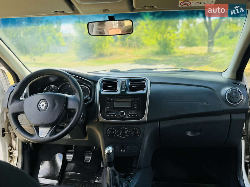 Внедорожник / Кроссовер Renault Sandero StepWay 2015 в Ромнах