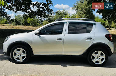 Внедорожник / Кроссовер Renault Sandero StepWay 2015 в 