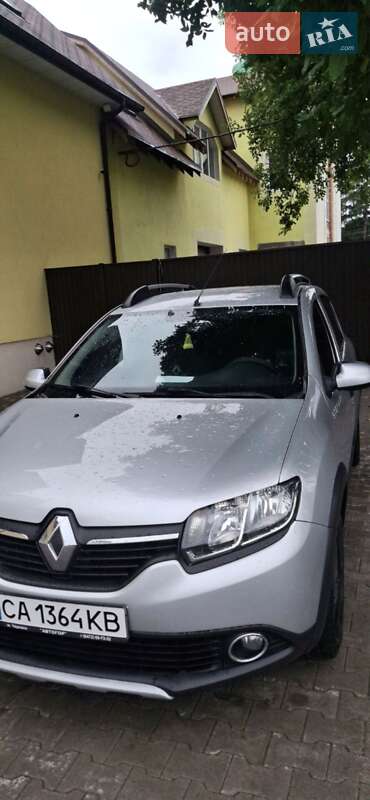 Позашляховик / Кросовер Renault Sandero StepWay 2015 в Умані фото 2 Позашляховик / Кросовер Renault Sandero StepWay 2015 в Умані