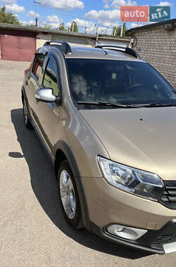 Хэтчбек Renault Sandero StepWay 2019 в 