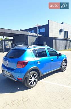 Хэтчбек Renault Sandero StepWay 2019 в 