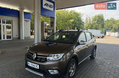 Хэтчбек Renault Sandero StepWay 2017 в 