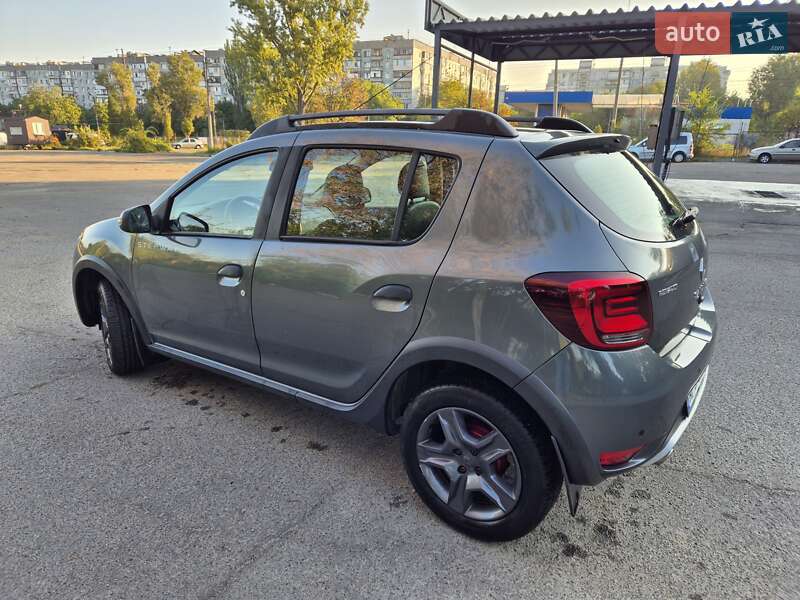 Хэтчбек Renault Sandero StepWay 2017 в Запорожье