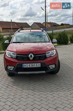 Внедорожник / Кроссовер Renault Sandero StepWay 2017 в 