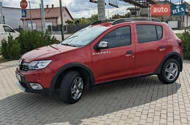 Позашляховик / Кросовер Renault Sandero StepWay 2017 в Мукачевому