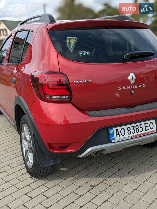 Позашляховик / Кросовер Renault Sandero StepWay 2017 в Мукачевому