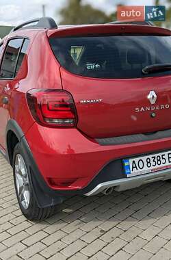 Внедорожник / Кроссовер Renault Sandero StepWay 2017 в 