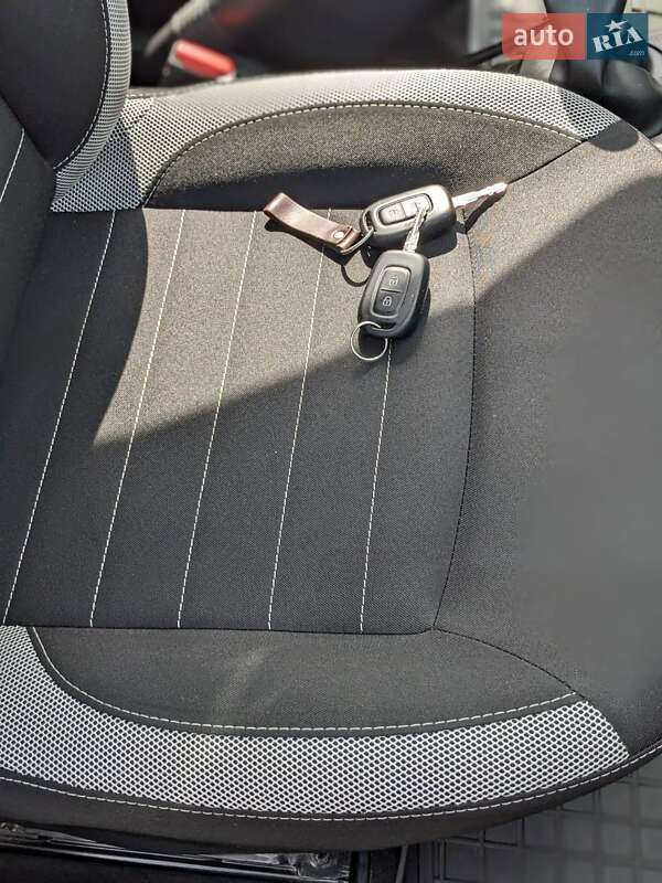 Позашляховик / Кросовер Renault Sandero StepWay 2017 в Мукачевому