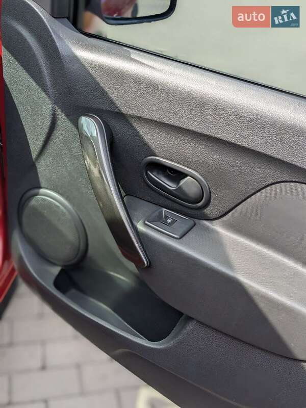 Позашляховик / Кросовер Renault Sandero StepWay 2017 в Мукачевому